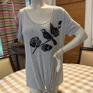 Chic Gray Graphic Women's Tee